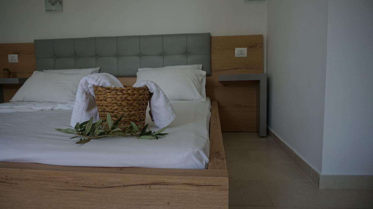 爱奥尼亚酒店 Dhërmi 外观 照片